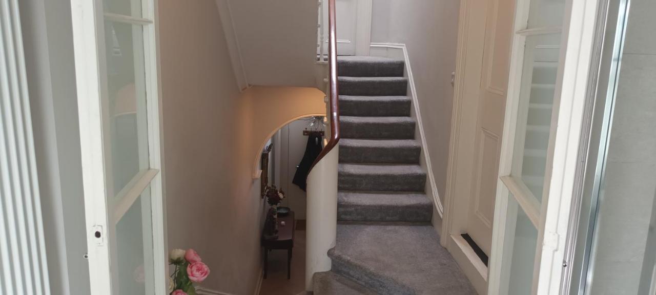 Eglinton Road - Super King - Ensuite Bray Bagian luar foto