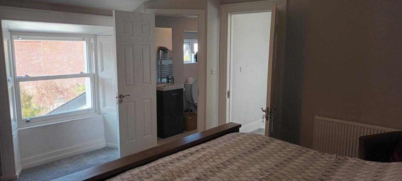 Eglinton Road - Super King - Ensuite Bray Bagian luar foto