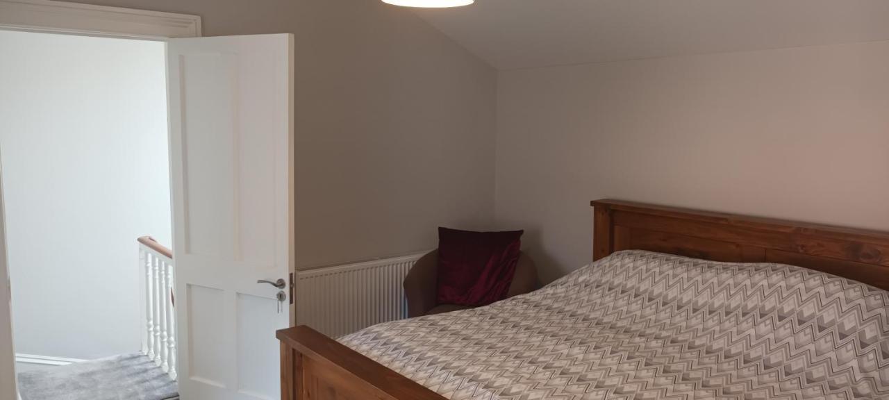 Eglinton Road - Super King - Ensuite Bray Bagian luar foto